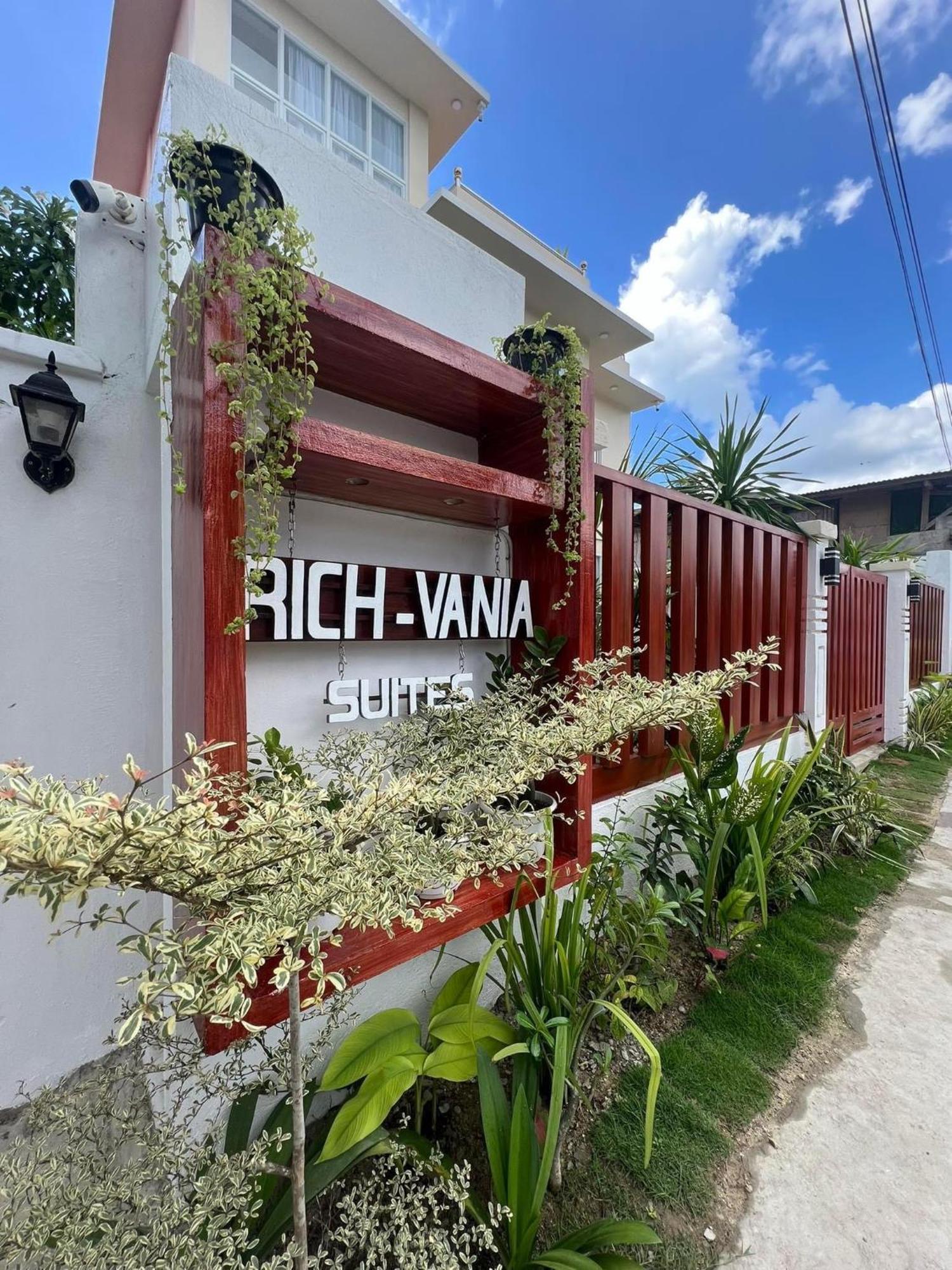 Rich-Vania Suites General Luna  Exterior foto